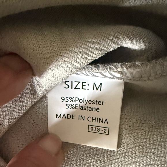 Geometric Patterned Top & Short Set NEW - Picture 4 of 8